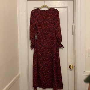 Selling a brand new dress from express size S